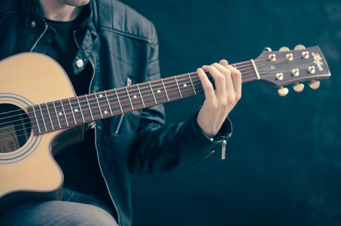 GuitarLessons-700x464